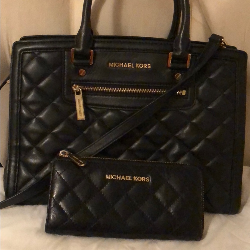 Black Michael Kors bag & wallet